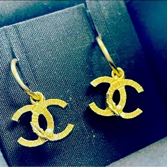 Chanel earrings - Picture 1 of 1